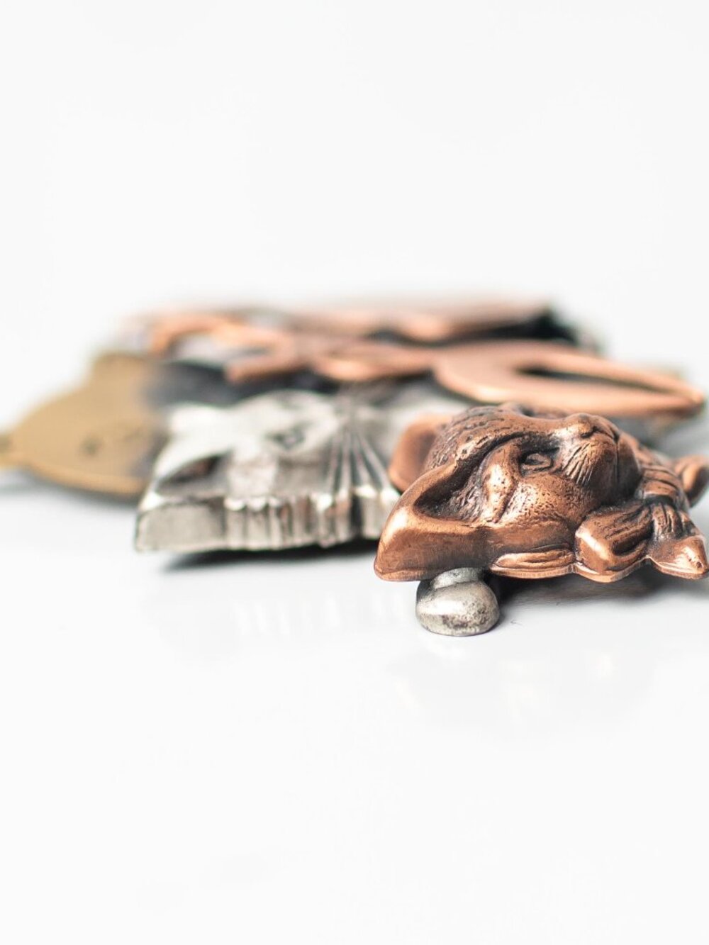 Vintage Crazy Cat Lady Brooch Layered Metal Cats Whimsical Copper Gold Silver - Picture 3 of 4